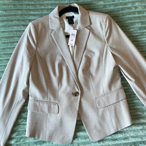 NWT Ann Taylor Light Tan Suit (6P jacket and 4 pants) - Picture 3 of 5